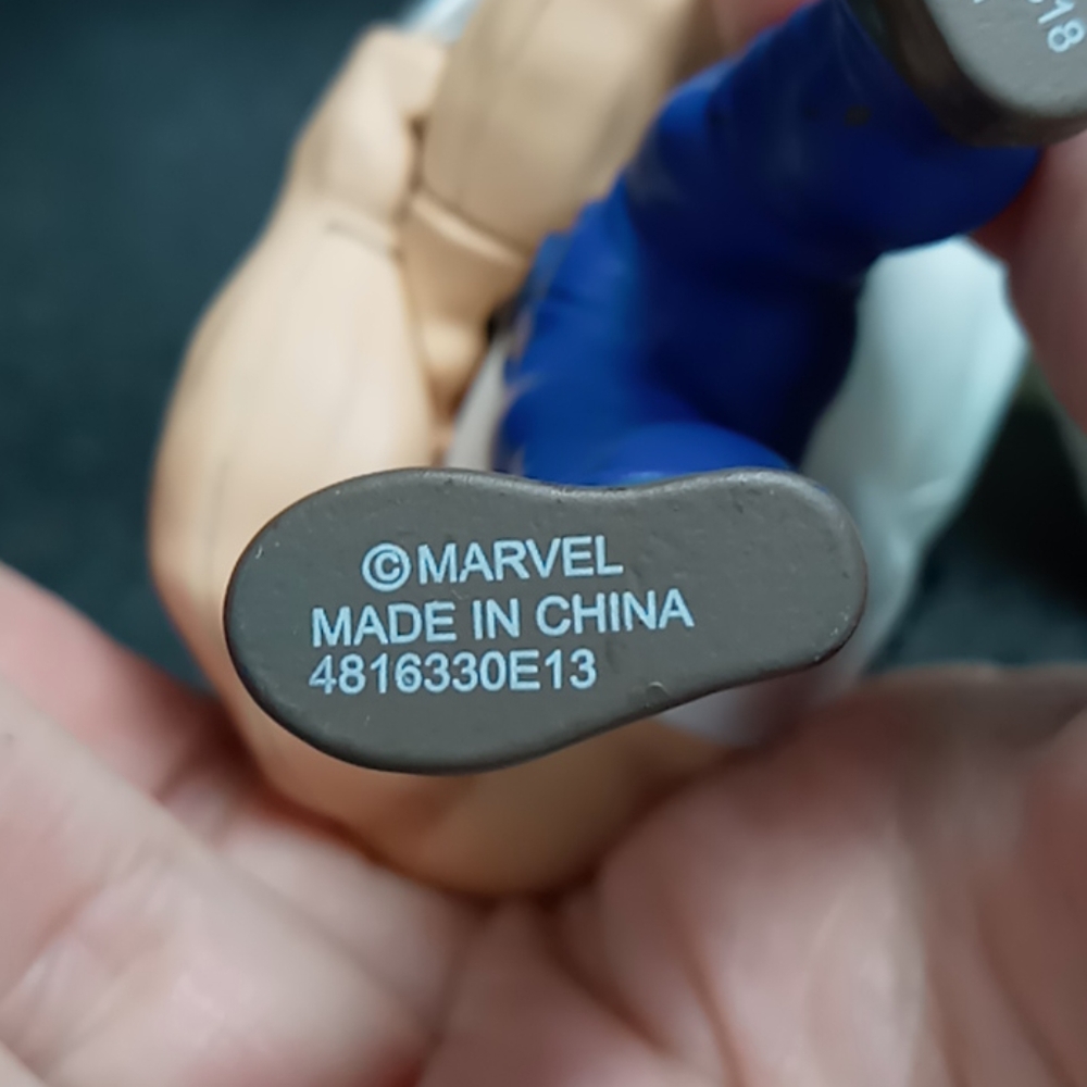 Metal Wolverine Figure - Picture 7 of 8